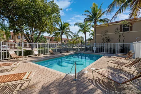 240 Riverwalk Cir, Sunrise FL 33326