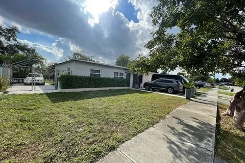 4200 SW 38th St, West Park FL 33023