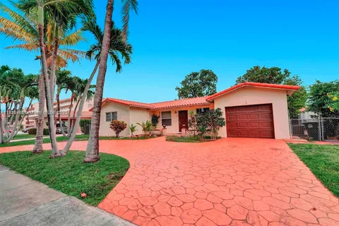 1118 NE 3rd St, Hallandale Beach FL 33009