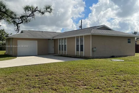 592 SW Todd Ave, Port St. Lucie FL 34983