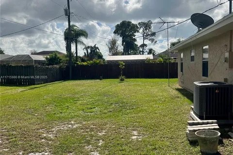 592 SW Todd Ave, Port St. Lucie FL 34983