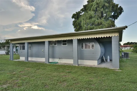 1247 6th St, Bulkhead Ridge FL 34974