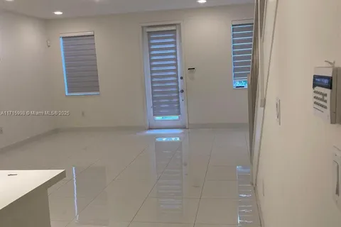 2621 NE 212th Terrace # 210, Aventura FL 33180
