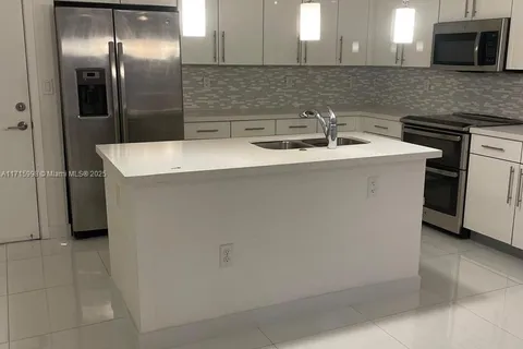 2621 NE 212th Terrace # 210, Aventura FL 33180