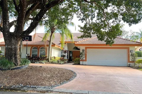 5449 NW 86th Ter, Coral Springs FL 33067