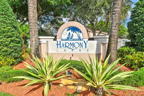 1663 E Harmony Lake Cir, Davie FL 33324