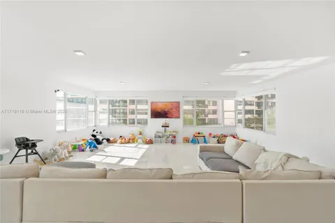 5255 Collins Ave # 3D, Miami Beach FL 33140