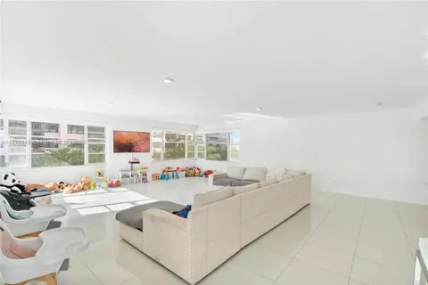 5255 Collins Ave # 3D, Miami Beach FL 33140