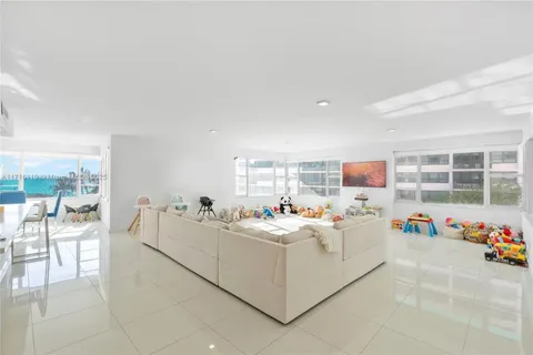 5255 Collins Ave # 3D, Miami Beach FL 33140