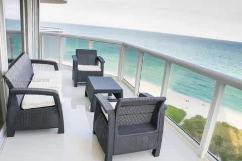 6301 Collins Ave # 1402, Miami Beach FL 33141