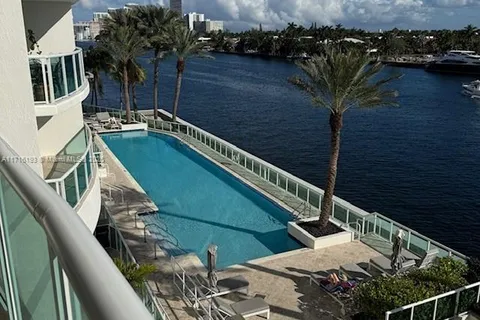 20201 E Country Club Dr # 409, Aventura FL 33180