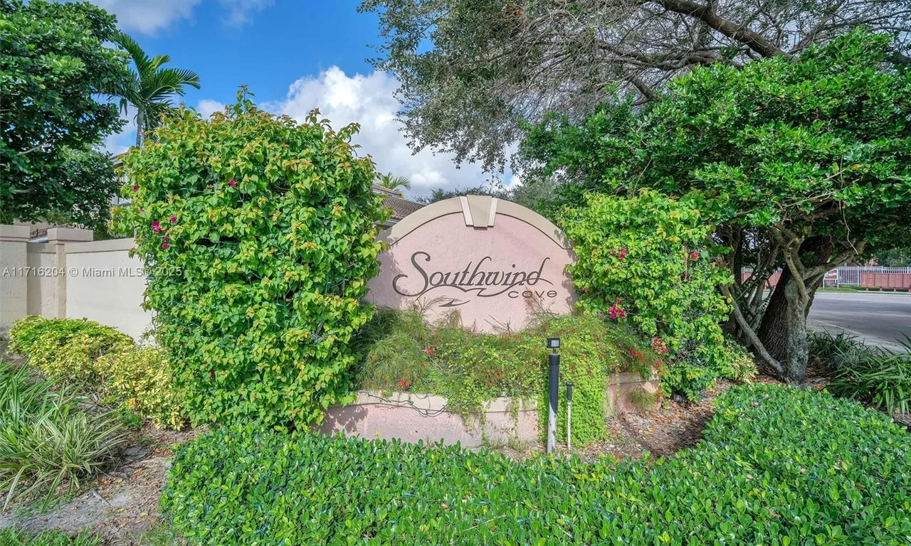 3981 NW 90th Way, Sunrise FL 33351