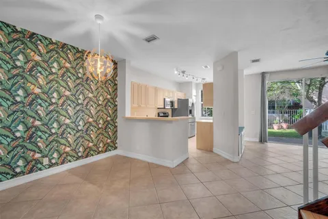 3981 NW 90th Way, Sunrise FL 33351
