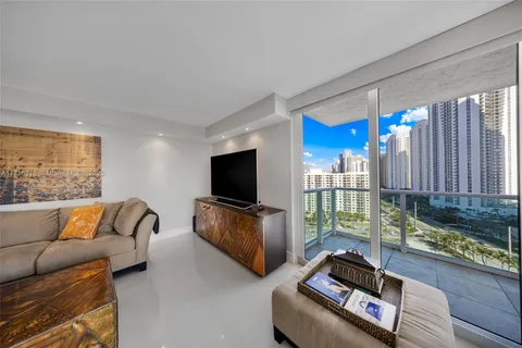 100 Bayview Dr # 1905, Sunny Isles Beach FL 33160