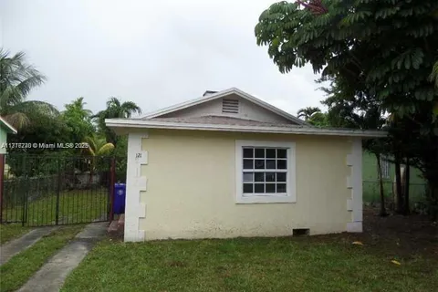 121 NW 68th St, Miami FL 33150