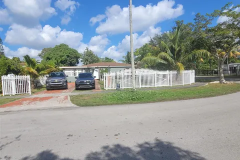 35 NW 122nd St, North Miami FL 33168