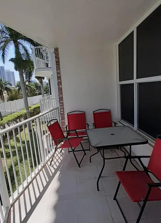 3181 S Ocean Dr # 208, Hallandale Beach FL 33009