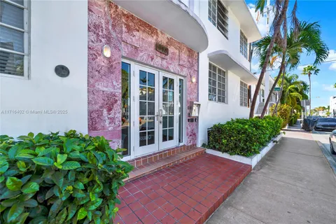 610 8th St # 102R, Miami Beach FL 33139