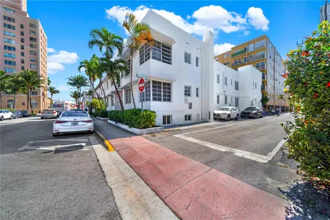 610 8th St # 102R, Miami Beach FL 33139