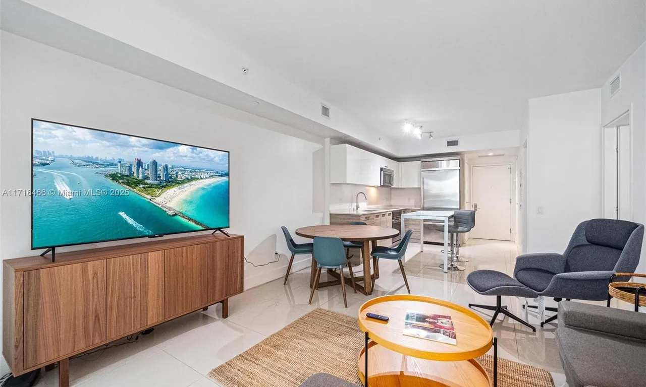 1300 Brickell Bay Dr # 700, Miami FL 33131