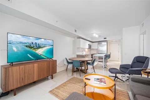 1300 Brickell Bay Dr # 700, Miami FL 33131