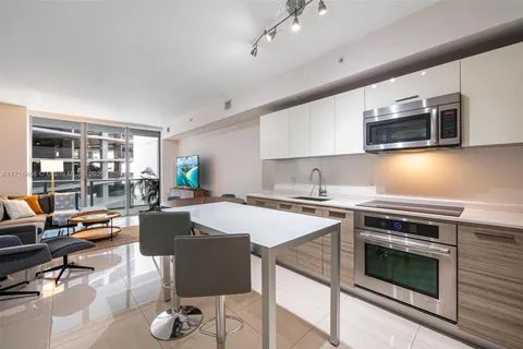 1300 Brickell Bay Dr # 700, Miami FL 33131