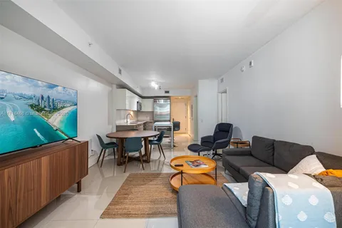 1300 Brickell Bay Dr # 700, Miami FL 33131