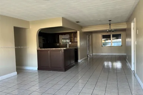 6614 SW 20th St, Miramar FL 33023