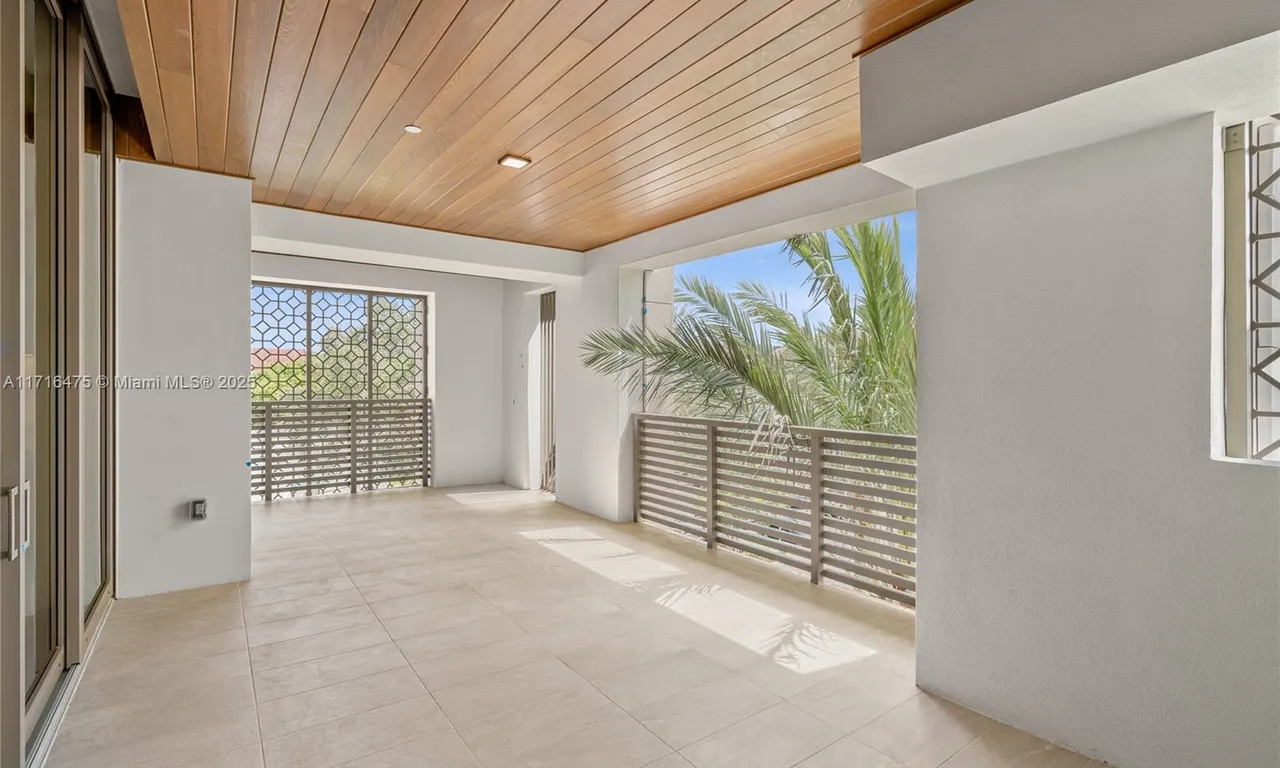 515 Valencia Ave # 303, Coral Gables FL 33134