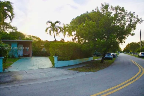 1560 NE 42 St, Pompano Beach FL 33064