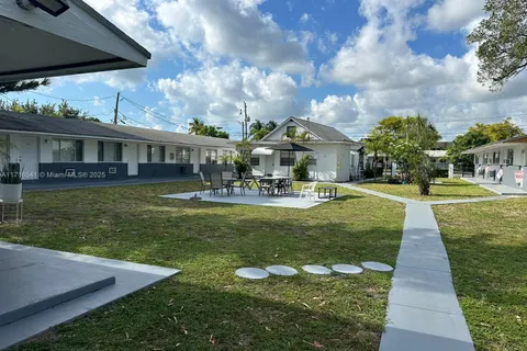 319 NE 2 ND ST # 4, Hallandale Beach FL 33009
