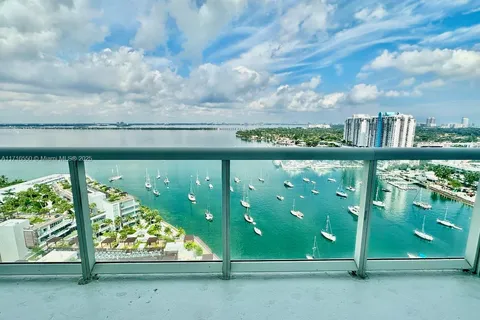 10 Venetian Way # 2202, Miami Beach FL 33139