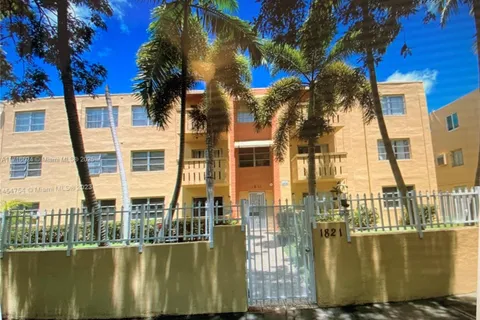 1821 NE 168 ST # A6, North Miami Beach FL 33162