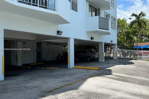 1990 Marseille Dr # 305, Miami Beach FL 33141