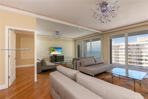 2030 S Ocean Dr # 2225, Hallandale Beach FL 33009