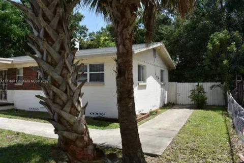 317 Parkway St, Daytona FL 32114