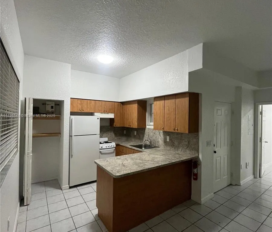 267 E 3rd St # 207, Hialeah FL 33010