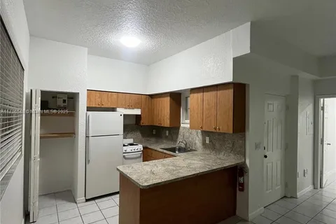 267 E 3rd St # 207, Hialeah FL 33010