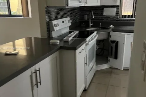 323 Menores Ave, Coral Gables FL 33134