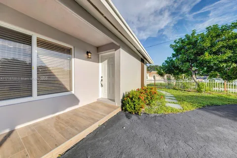 3210 N 72nd Way, Hollywood FL 33024