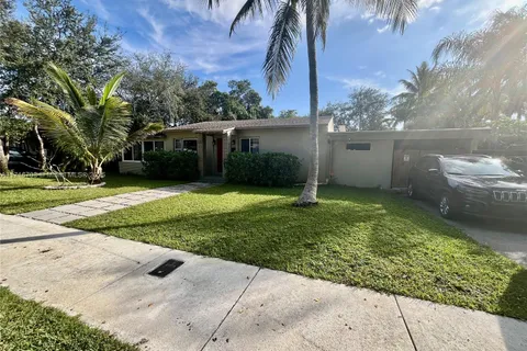 618 NE 35th St, Oakland Park FL 33334