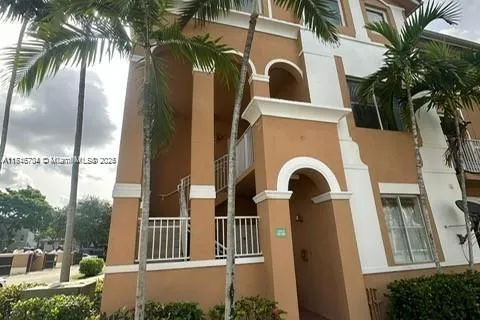 7100 NW 177th St # 14, Hialeah FL 33015