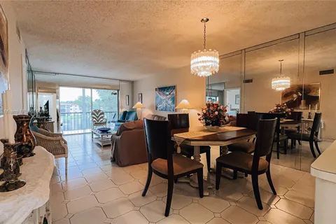 311 S Hollybrook Dr # 308, Pembroke Pines FL 33025