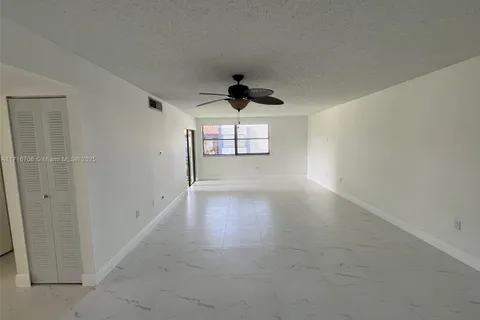 400 W Park Dr # 208, Miami FL 33172