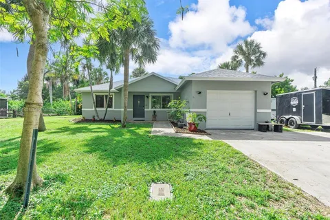 2451 SW 43rd Ter, Fort Lauderdale FL 33317