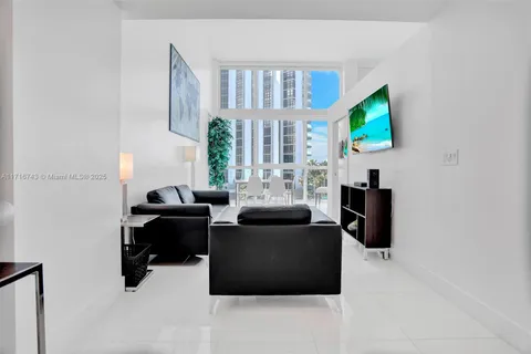 5445 Collins Ave # 14, Miami Beach FL 33140