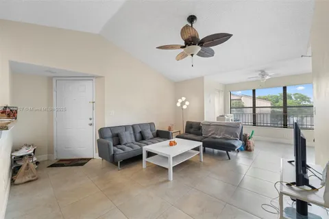 2866 S University Dr # 5303, Davie FL 33328