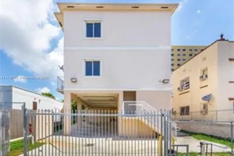 1063 SW 2nd St # 1, Miami FL 33130