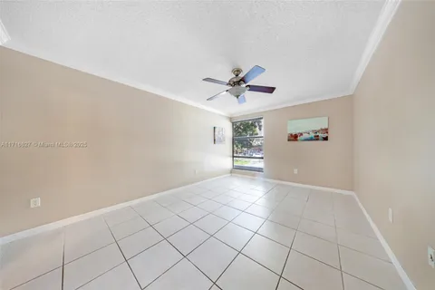 17620 Atlantic Blvd # 208, Sunny Isles Beach FL 33160