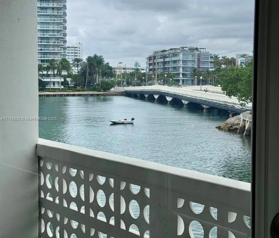 1670 Lincoln Ct # 2E, Miami Beach FL 33139